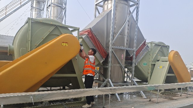 維護(hù)離心風(fēng)機(jī)時(shí)注意事項(xiàng)