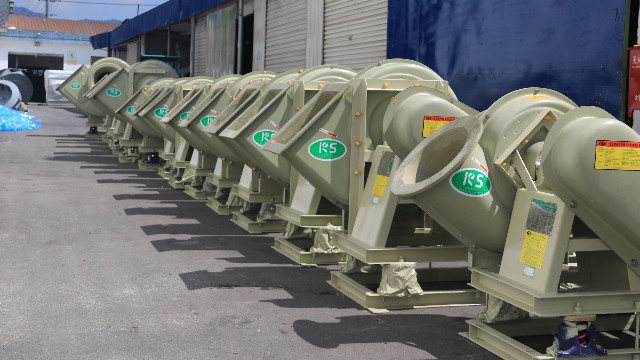 離心風(fēng)機(jī)在運(yùn)行中由于轉(zhuǎn)子不平衡引起振動(dòng)的因素有哪些?怎么處理?