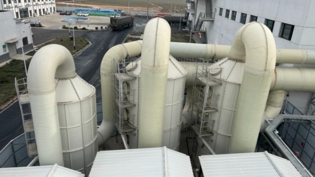 通風(fēng)機(jī)在運行中，內(nèi)部產(chǎn)生摩擦的原因是什么?怎么處理?出力降低的原因是什么?怎么處理?